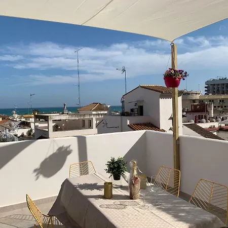 Lujoso Duplex En La Playa Con Vistas Al Mar توريمولينوس